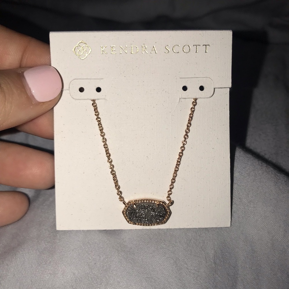 Kendra Scott necklace